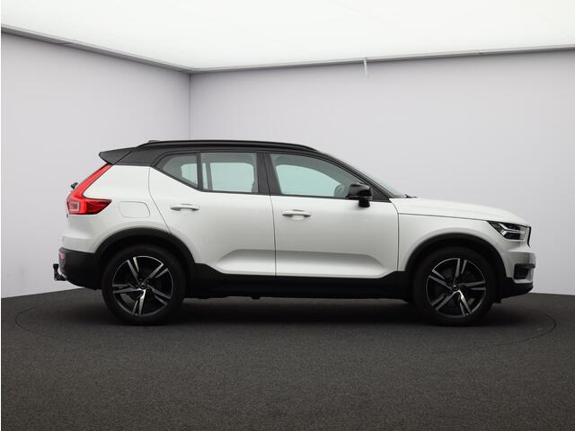 Volvo XC40 1.5 T5 Twin Engine R-Design / Trekhaak / Pano. dak / 360 camera / Stoel-, Stuurwiel- & Achterbankverwarming / Elektr. stoelverstelling / Harman Kardon Audio / BLIS