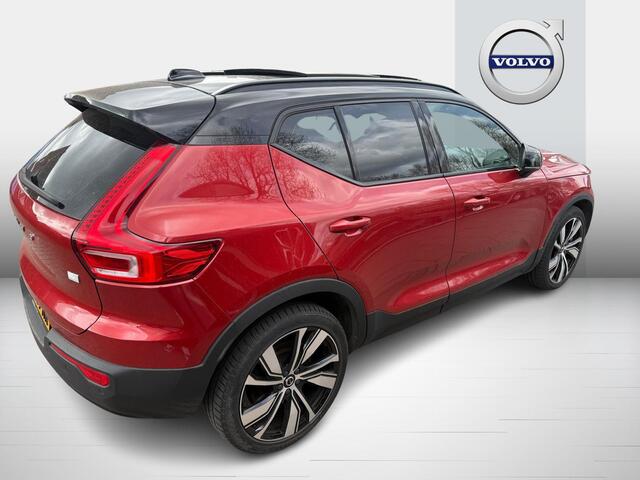 Volvo XC40 Recharge P8 AWD R-Design | Warmtepomp | Harman Kardon Audio | 360 Graden Camera | Trekhaak | Panoramadak | LED Koplampen Adaptief | Lichtmetalen Velgen 20 inch | Navigatie | Keyless Entry