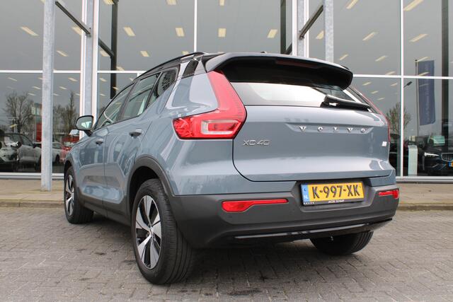 Volvo XC40 T4 Automaat Recharge R-Design Expression | Adapt. Cruise | El. Trekhaak | Camera | BLIS | Verw. Voorstoelen & Stuurwiel | Leder | Keyless |