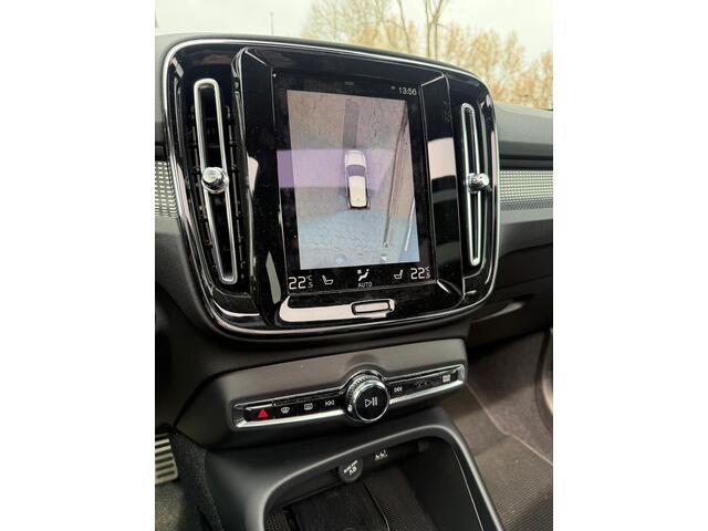 Volvo XC40 1.5 T5 Recharge R-Design | Plug-in Hybrid (PHEV) | Panoramadak | Harman Kardon Audio | 360 Graden Camera | Elektrisch Verstelbare Voorstoelen | Lichtmetalen Velgen 20 inch | LED Koplampen Adaptief | Navigatie | Apple Carplay | Android Auto | Keyless Entry