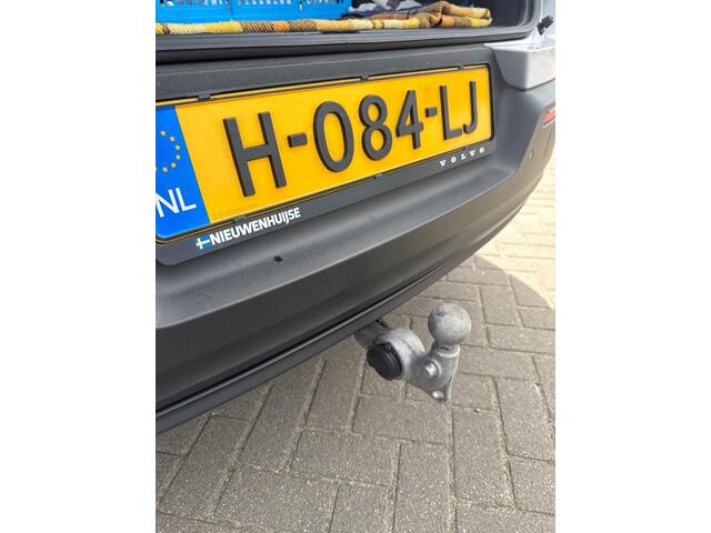 Volvo XC40 1.5 T3 | Trekhaak | Achteruitrijcamera | Parkeersensoren | Lichtmetalen Velgen 17 inch | Navigatie | Airco