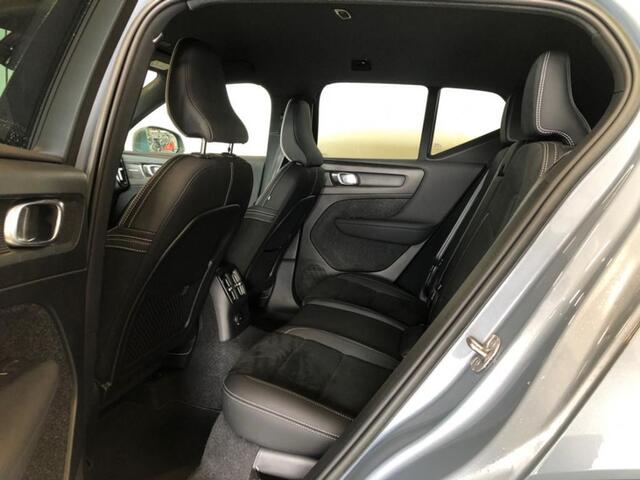 Volvo XC40 1.5 T5 Plug-in Hybrid Plus Bright | PHEV | Achteruitrijcamera | Harman Kardon Audio | Keyless Entry | Elektrische Achterklep | Navigatie | Apple Carplay | Android Auto | Elektrisch Verstelbare Voorstoelen | Stoelverwarming