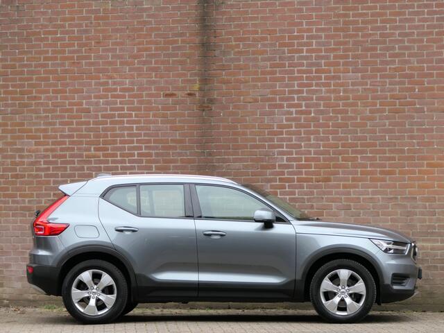 Volvo XC40 2.0 T4 AUT Momentum Trekhaak / DAB+ / Camera / Stoelverwarming