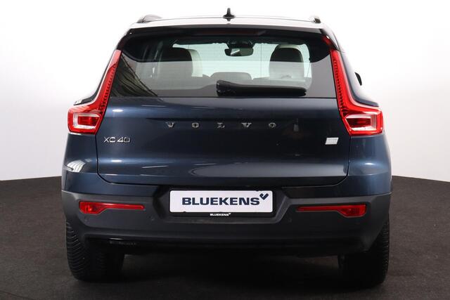 Volvo XC40 Recharge Pro - IntelliSafe Assist & Surround - Harman Kardon audio - Panoramisch schuif-/kanteldak - Lederen bekleding - 360º camera - Parkeersensoren voor & achter - Elektrisch verstelbare voorstoelen, links met geheugen - Trekhaak semi elektrisch inklap