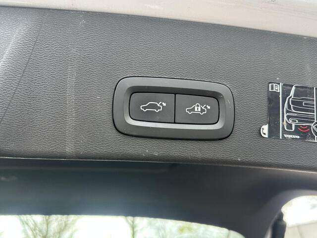 Volvo XC40 Recharge Plus SOH 93%| EERSTE EIG. ORIG. NL NAP| STOEL+ STUURVERWARMING| ELEK. TREKHAAK| ELEK. ACHTERKLEP| DODE HOEK SENSOR| DEALER ONDERHOUDEN | RIJKLAAR + 12 MND BOVAG GARANTIE |