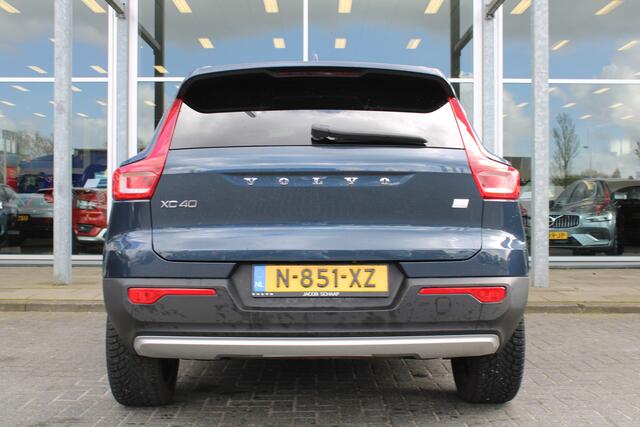 Volvo XC40 T4 211PK Automaat Recharge Inscription | Adapt. Cruise | El. Trekhaak | PDC + Camera | Keyless | DAB | Extra getint glas |