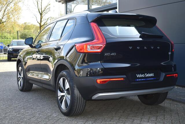 Volvo XC40 T2 Momentum | Automaat | Navigatie | Parkeercamera | Parkeersensoren voor en achter | Apple Carplay | Android Auto | Climate Control | Cruise Control