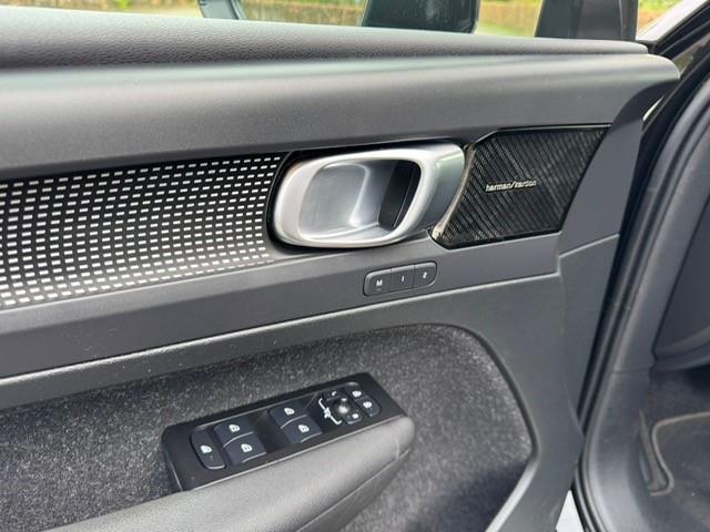 Volvo XC40 Recharge P8 AWD R-Design Warmtepomp/Pano/Led/Navi/Acarplay/Fabrieksgarantie