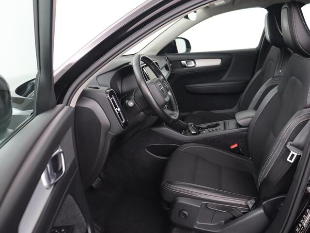 Volvo XC40 2.0 T4 Momentum | 1e eigenaar | 360 Camera | Trekhaak | Adaptive cruise | Dodehoek detectie | 19'' lichtmetalen velgen | Navigatie | Full LED | Climate control | Bluetooth | Parkeerhulp | Half leder | Origineel NL