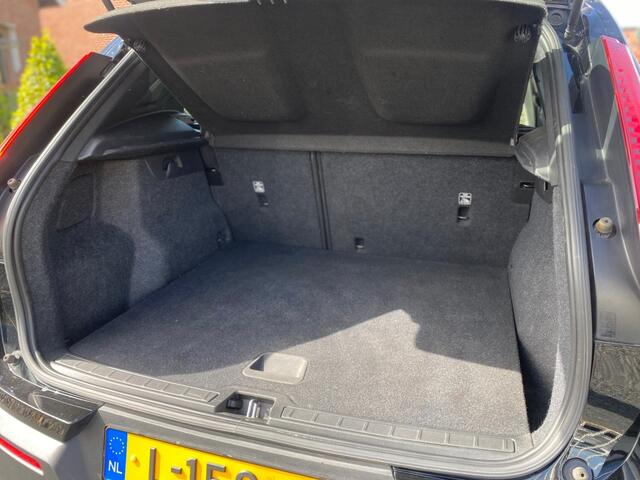 Volvo XC40 1.5 T2 MOMENTUM - NAVI, LED, NAVI CARPLAY, ELEK TREKHAAK