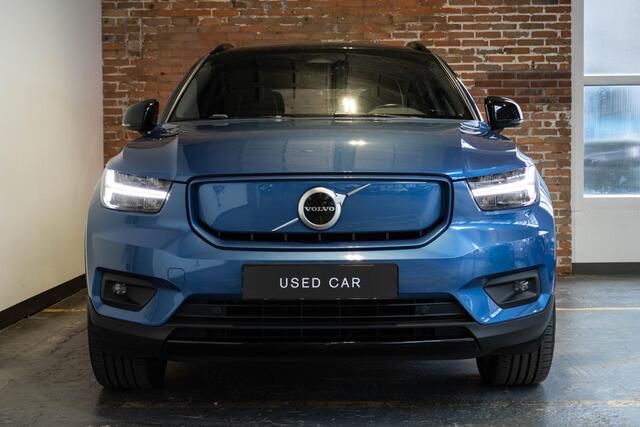 Volvo XC40 Recharge P8 AWD R-Design | Stoelverwarming | Adaptive Cruise Control | BLIS | Parkeersensoren voor + achter | Parkeercamera | Warmtepomp | Google infotainment | AppleCarplay/AndroidAuto