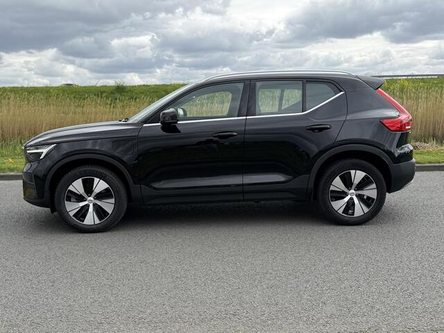 Volvo XC40 1.5 T4 Plug-in hybrid Essential Bright | SOH 90,2% | Navigatie | Apple Carplay/Android Auto | Stoelverwarming | Achteruitrijcamera | Stuurwielverwarming |