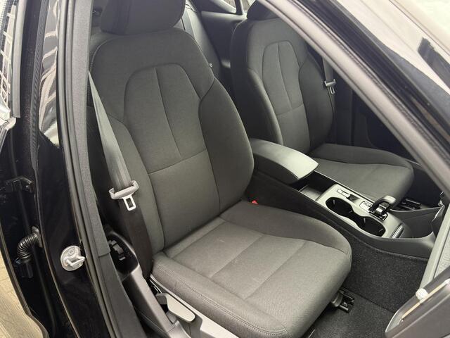 Volvo XC40 1.5 T4 Plug-in hybrid Essential Bright | SOH 90,2% | Navigatie | Apple Carplay/Android Auto | Stoelverwarming | Achteruitrijcamera | Stuurwielverwarming |