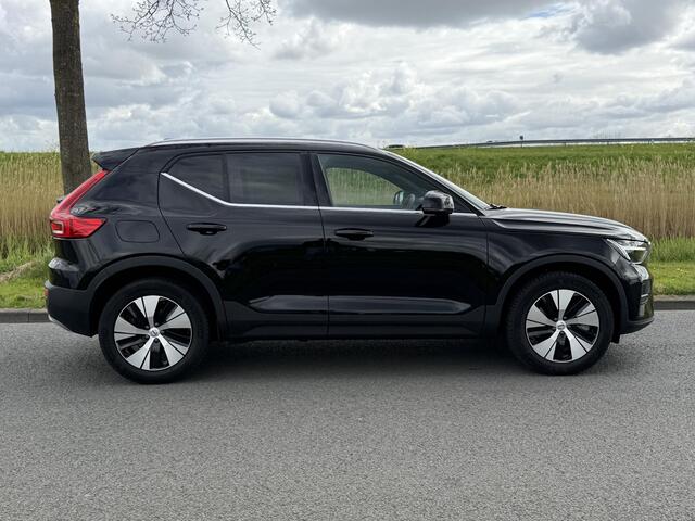 Volvo XC40 1.5 T4 Plug-in hybrid Core Bright | SOH 91,7 % | Apple Carplay/Android Auto | Trekhaak wegklapbaar | DAB | Stoelverwarming | Stuurwielverwarming |