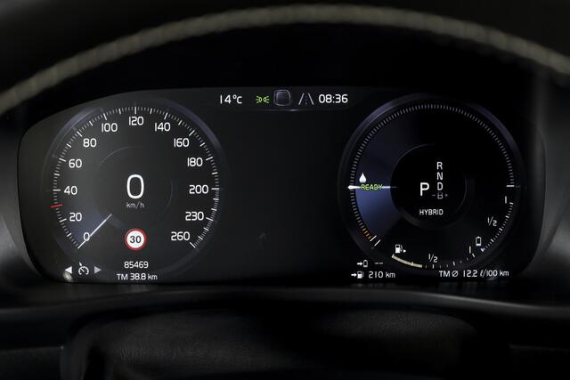 Volvo XC40 1.5 T5 Recharge R-Design | S/K-Panodak | Elek. Trekhaak | Harman/Kardon | Dig. Cockpit | Cruise | Winterpakket | 360 Camera | NAV + App. Connect | ECC | Elek. Klep | LM 19" |