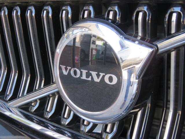 Volvo XC40 1.5 T4 Recharge CORE BRIGHT / Camera / Elec.klep / 18 Inch / Navi / BOVAG garantie