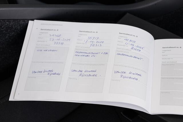 Volvo XC40 1.5 T5 Recharge R-Design Expression | PANORAMADAK ? 1e Eigenaar *BEVRIJDINGSDAG 05 mei OPEN!*