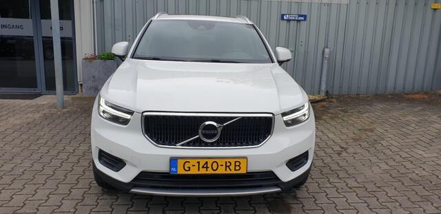 Volvo XC40 1.5 T3 MOMENTUM PRO Panorama dak