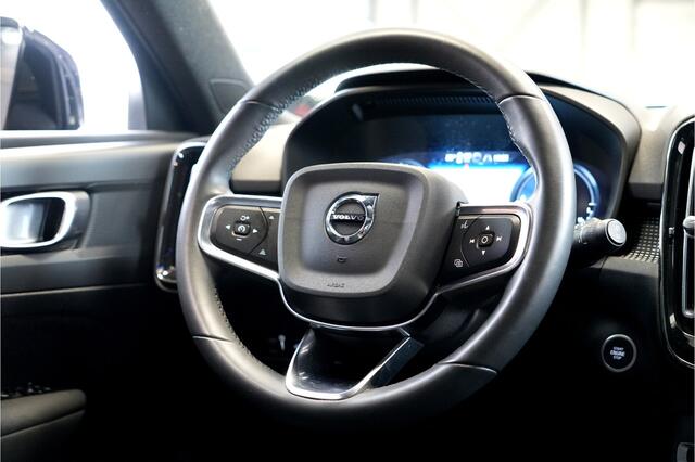 Volvo XC40 1.5 T4 155kW/211pk DCT7 Recharge R-Design PANORAMADAK + ADAPT.CRUISE + PILOT ASSIST + LEER/ALCANTARA + STOELVERWARMING + BI-TONE + BLIS + STUURVERWARMING + LANE ASSIST + ACHTERUITRIJCAMERA + PARKSENSOREN V&A + 20" LM-VELGEN!!