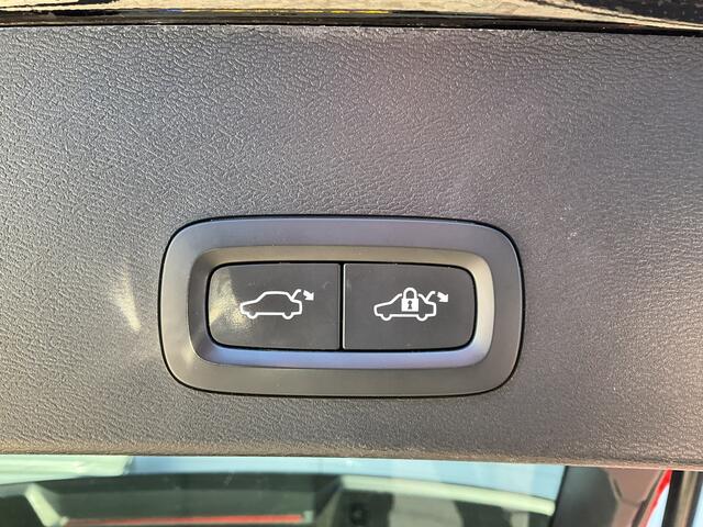 Volvo XC40 1.5 T4 Recharge R-Design Pano Leer H/K Camera Stoel/Stuurverw Led Carplay BOMVOL!