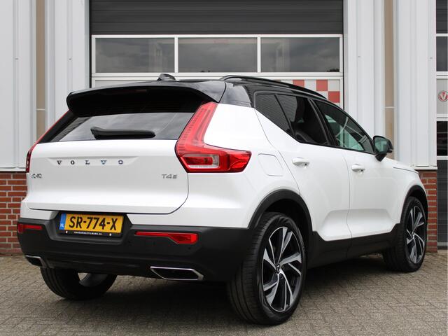 Volvo XC40 2.0 T4 190PK R-Design Automaat /NAVI/Panoramadak/Trekhaak/Cruise control/PDC/20'LM/Leder/Camera/LED/NAP!