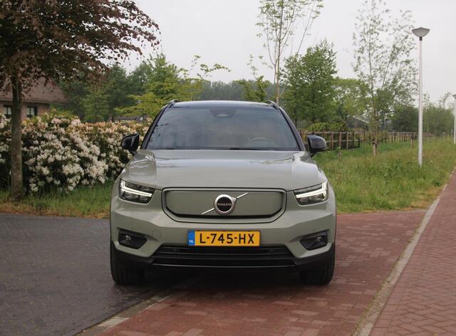 Volvo XC40 Recharge P8 AWD R-Design | Camera | Warmtepomp | Apple Carplay | Cruise Control |