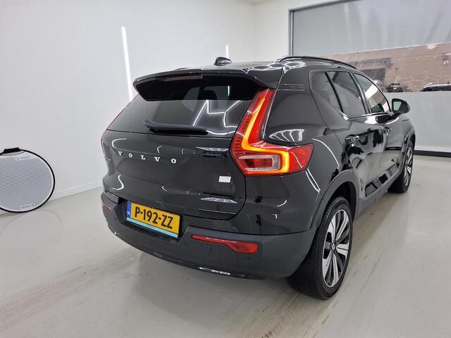 Volvo XC40 Recharge Plus 70 kWh | Adaptieve Cruise Control | Trekhaak | Warmtepomp | Stoel en Stuurverwarming | Nubuck Interieur | Donker Glas |