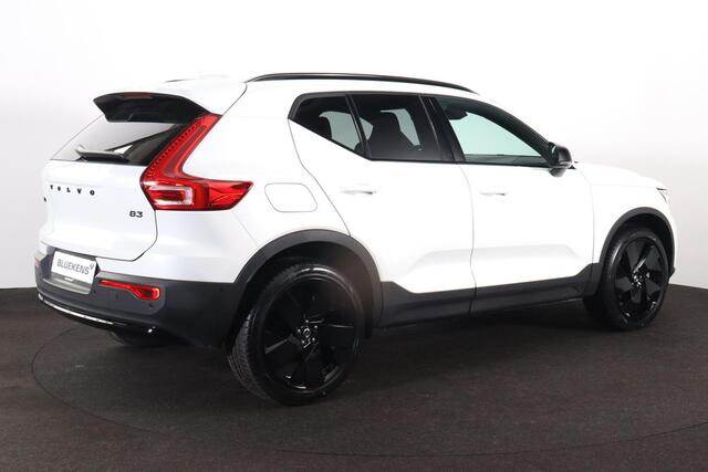 Volvo XC40 B3 Plus Black Edition - IntelliSafe Assist & Surround - 360º Camera - Harman Kardon audio - Adaptieve LED koplampen - Verwarmde voorstoelen & stuur - Parkeersensoren voor & achter - Elektr. bedienb. voorstoelen met geheugen links - Draadloze tel. lader -