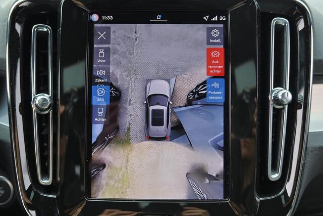 Volvo XC40 B3 Plus Black Edition - IntelliSafe Assist & Surround - 360º Camera - Harman Kardon audio - Adaptieve LED koplampen - Verwarmde voorstoelen & stuur - Parkeersensoren voor & achter - Elektr. bedienb. voorstoelen met geheugen links - Draadloze tel. lader -