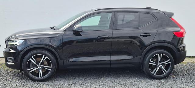 Volvo XC40 1.5 T4 Recharge R-Design Climate - Camera achter - Privacy Glass - 19 Licht metaal - RG0R interieur - PDC voor en achter - Voorruit verwarming