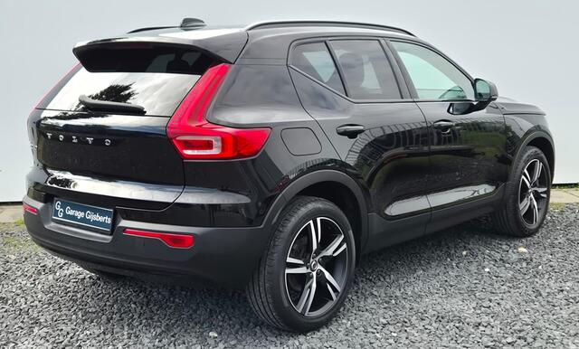 Volvo XC40 1.5 T4 Recharge R-Design Climate - Camera achter - Privacy Glass - 19 Licht metaal - RG0R interieur - PDC voor en achter - Voorruit verwarming