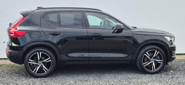 Volvo XC40 1.5 T4 Recharge R-Design Climate - Camera achter - Privacy Glass - 19 Licht metaal - RG0R interieur - PDC voor en achter - Voorruit verwarming