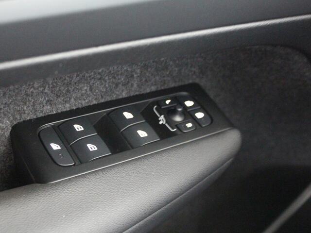 Volvo XC40 1.5 T2 Inscription | Trekhaak | Navi | Clima | Leder |