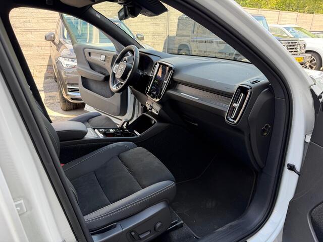 Volvo XC40 Aut. B3 Plus Dark Stoelverwarming Parkeercamera HarmanKardon 163pk