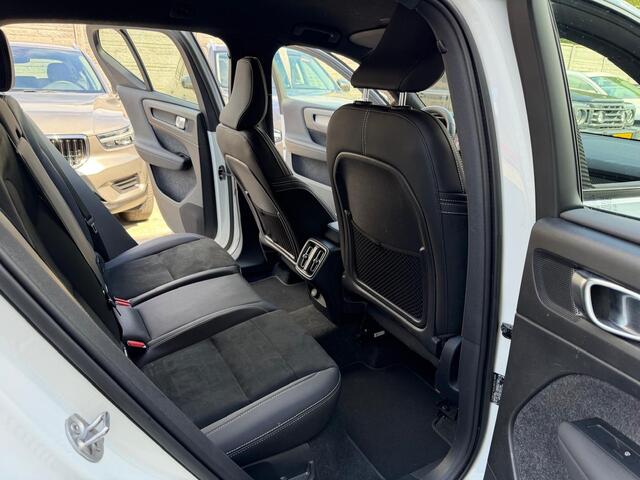 Volvo XC40 Aut. B3 Plus Dark Stoelverwarming Parkeercamera HarmanKardon 163pk
