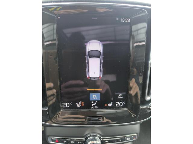 Volvo XC40 1.5 T4 Recharge Inscription Expression Pano dak, Stoel en stuur verwarming, electr A klep, carplay & Android, dealer onderhouden