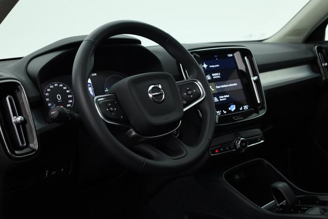Volvo XC40 1.5 T4 Recharge Inscription Expression | SOH 96.7% | Dig. Cockpit | Pano | 360cam | Elek. Trekhaak | Adapt. Cruise | Harman Kardon