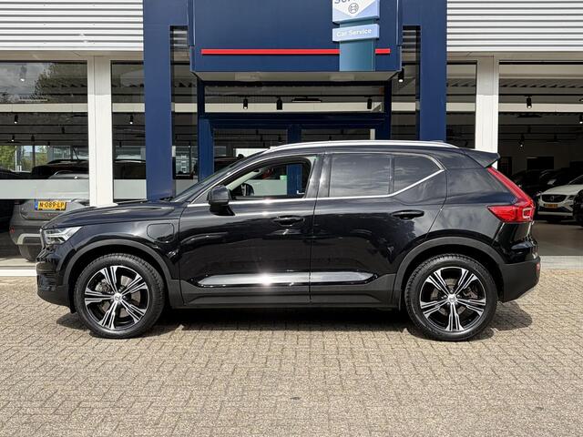 Volvo XC40 T4 Recharge Inscription / Automaat / NL-Auto / Dealer-Onderhouden / Vol-Leder / Elektr.-Uitklapbare Trekhaak / Pilot-Assist / Stoel- en Stuurverwarming / Adaptieve Cruise-Control Stop&Go / Climate-Control / Keyless / LED / Dodehoek-Detectie / Apple-Carpla