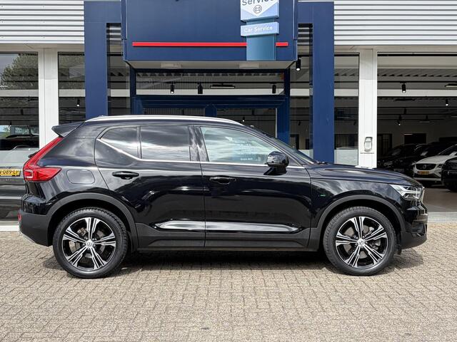 Volvo XC40 T4 Recharge Inscription / Automaat / NL-Auto / Dealer-Onderhouden / Vol-Leder / Elektr.-Uitklapbare Trekhaak / Pilot-Assist / Stoel- en Stuurverwarming / Adaptieve Cruise-Control Stop&Go / Climate-Control / Keyless / LED / Dodehoek-Detectie / Apple-Carpla