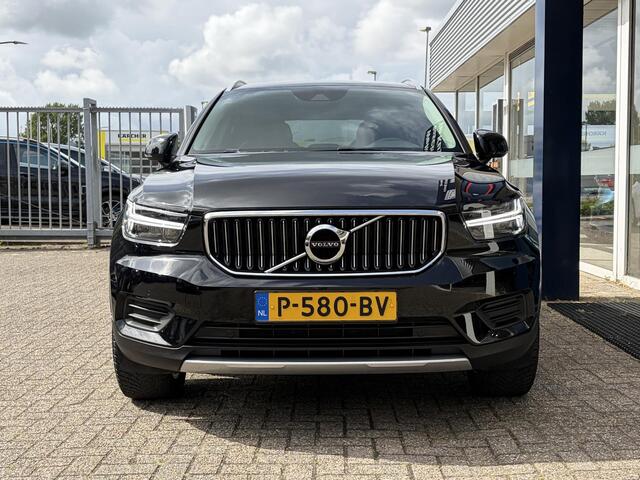 Volvo XC40 T4 Recharge Inscription / Automaat / NL-Auto / Dealer-Onderhouden / Vol-Leder / Elektr.-Uitklapbare Trekhaak / Pilot-Assist / Stoel- en Stuurverwarming / Adaptieve Cruise-Control Stop&Go / Climate-Control / Keyless / LED / Dodehoek-Detectie / Apple-Carpla