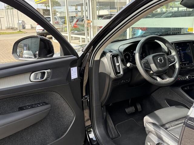 Volvo XC40 T4 Recharge Inscription / Automaat / NL-Auto / Dealer-Onderhouden / Vol-Leder / Elektr.-Uitklapbare Trekhaak / Pilot-Assist / Stoel- en Stuurverwarming / Adaptieve Cruise-Control Stop&Go / Climate-Control / Keyless / LED / Dodehoek-Detectie / Apple-Carpla