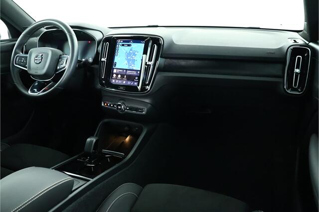 Volvo XC40 Recharge Plus 70 kWh / LED / Pilot assist / Google / Cam / Trekhaak