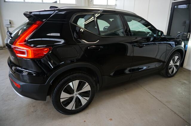 Volvo XC40 2.0 B3 Black Edition Cruise Adaptief - Stoel- Stuur verwarming