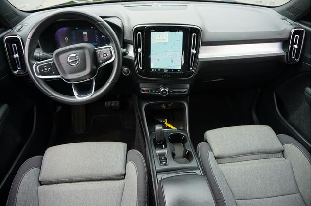 Volvo XC40 2.0 B3 Black Edition Cruise Adaptief - Stoel- Stuur verwarming