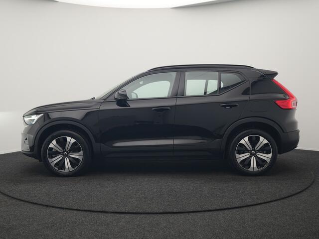 Volvo XC40 Recharge 67 kWh 231pk Dealer O.H. | Trekhaak Af Fabriek | Warmtepomp | Camera | Google Assistent | 19"L.M | Sportstoelen & Stuur Verwarmd | Standkachel | Apple Carplay | Cruise Control | DAB |