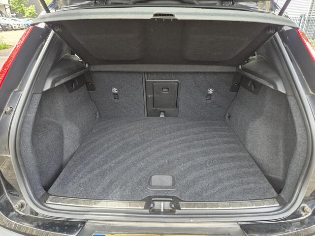 Volvo XC40 2.0 T4 R-Design HarmanKardon/Carplay/Camera etc.