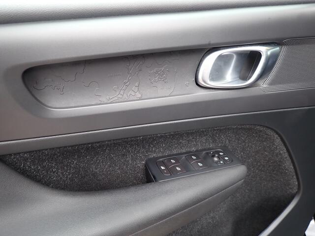Volvo XC40 1.5 T3 / INKLAPBARE TREKHAAK / CRUISE / BLUETOOTH