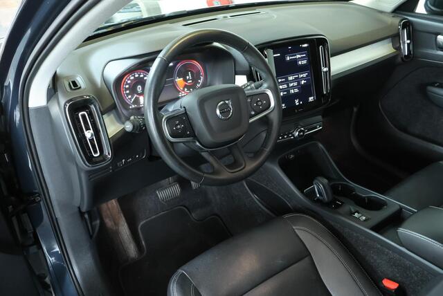 Volvo XC40 T4 Recharge Inscription Expression | Interieur voorverwarming | Achteruitrijcamera | Extra getint glas achter | 18 inch Lichtmetalen velgen |