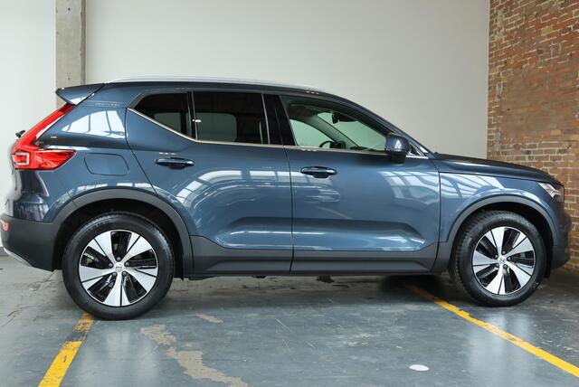 Volvo XC40 T4 Recharge Inscription Expression | Interieur voorverwarming | Achteruitrijcamera | Extra getint glas achter | 18 inch Lichtmetalen velgen |
