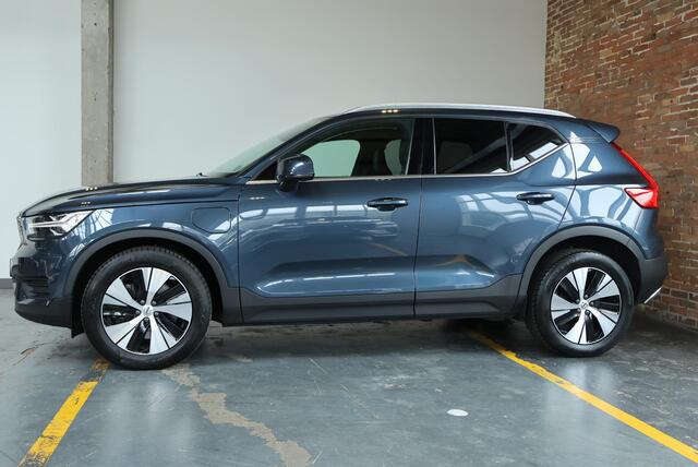 Volvo XC40 T4 Recharge Inscription Expression | Interieur voorverwarming | Achteruitrijcamera | Extra getint glas achter | 18 inch Lichtmetalen velgen |